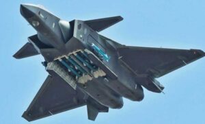 Çin Hava Kuvvetleri, 300. J-20 “Mighty Dragon” Savaş Uçağını Teslim Aldı