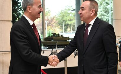 17599975462107868482