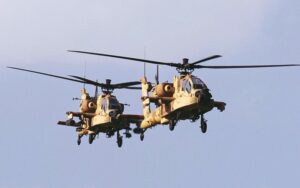 Hindistan, AH-64E Apache helikopterlerinin son partisini teslim aldı