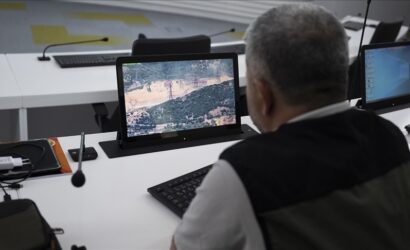 17701212921442635402