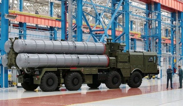 Hindistan, Rus yapımı S-400 hava savunma sistemi için ek füze tedarikine hazırlanırken, Rusya’nın kısa süre önce Ukrayna’ya yönelik saldırılarda ihracat versiyonu olan 48N6E2 füzelerini kullandığı ortaya çıktı.