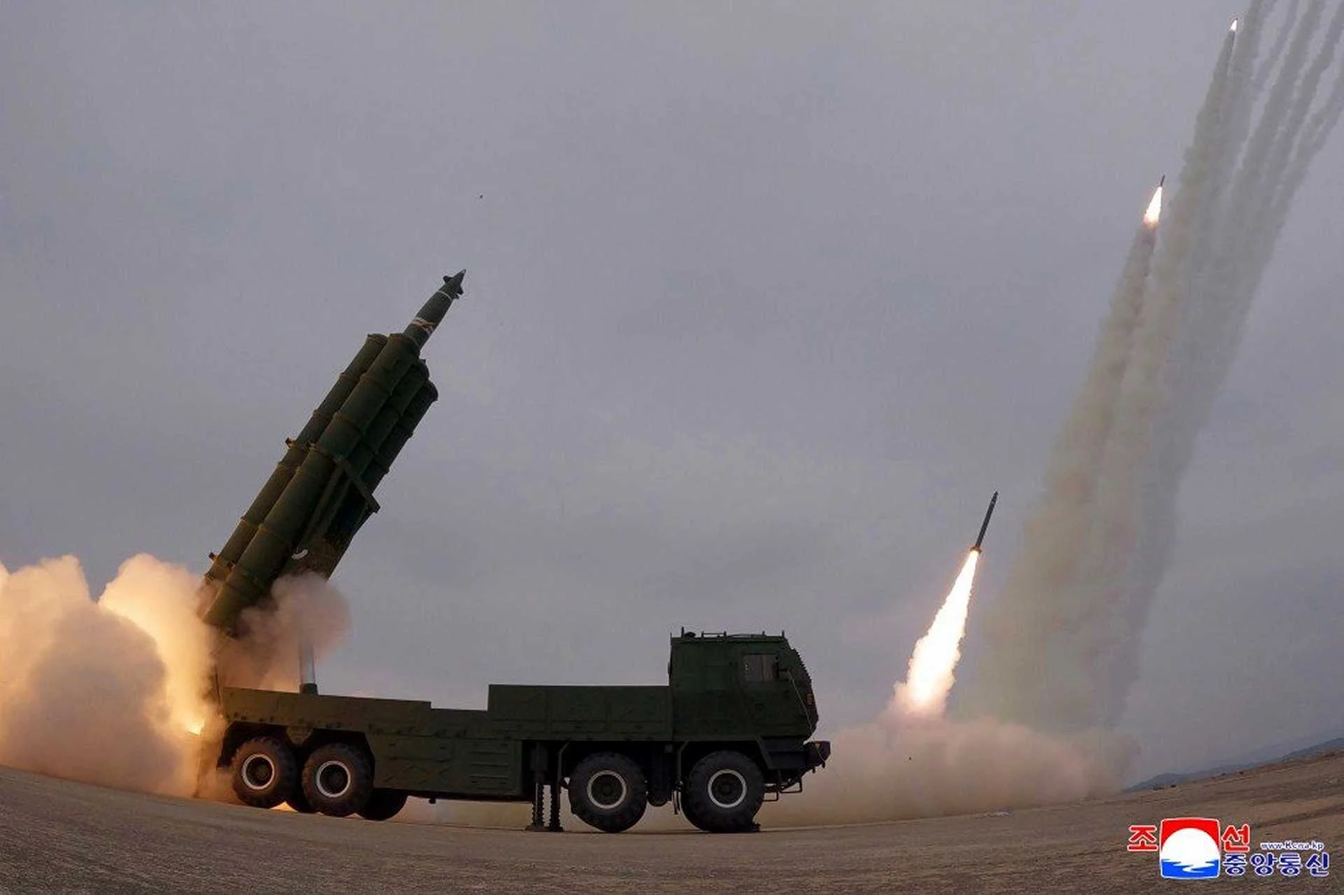 Kuzey Kore 12 Adet KN-25 600 mm “Ultra Hassas” Roketatar Sistemini Test Etti