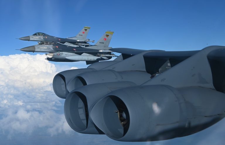 ROKETSAN LAÇİN and L-POD: The Smart Bomb the Pilot Can Steer After Release, Explained