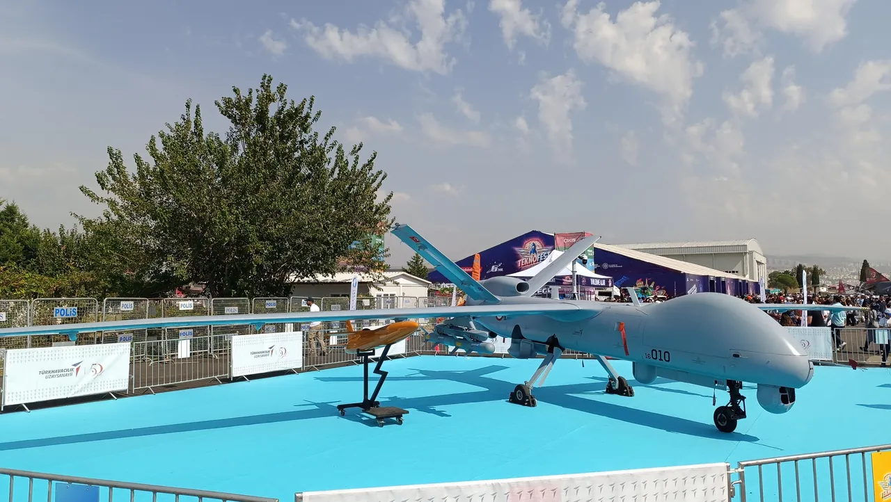 ANKA Teslimatları: TSK Envanterinde Kaç Adet Var, Hangi Ülkeler Kullanıyor? 6 ANKA insansiz hava araci Teknofest 2023 Izmir sergisinde