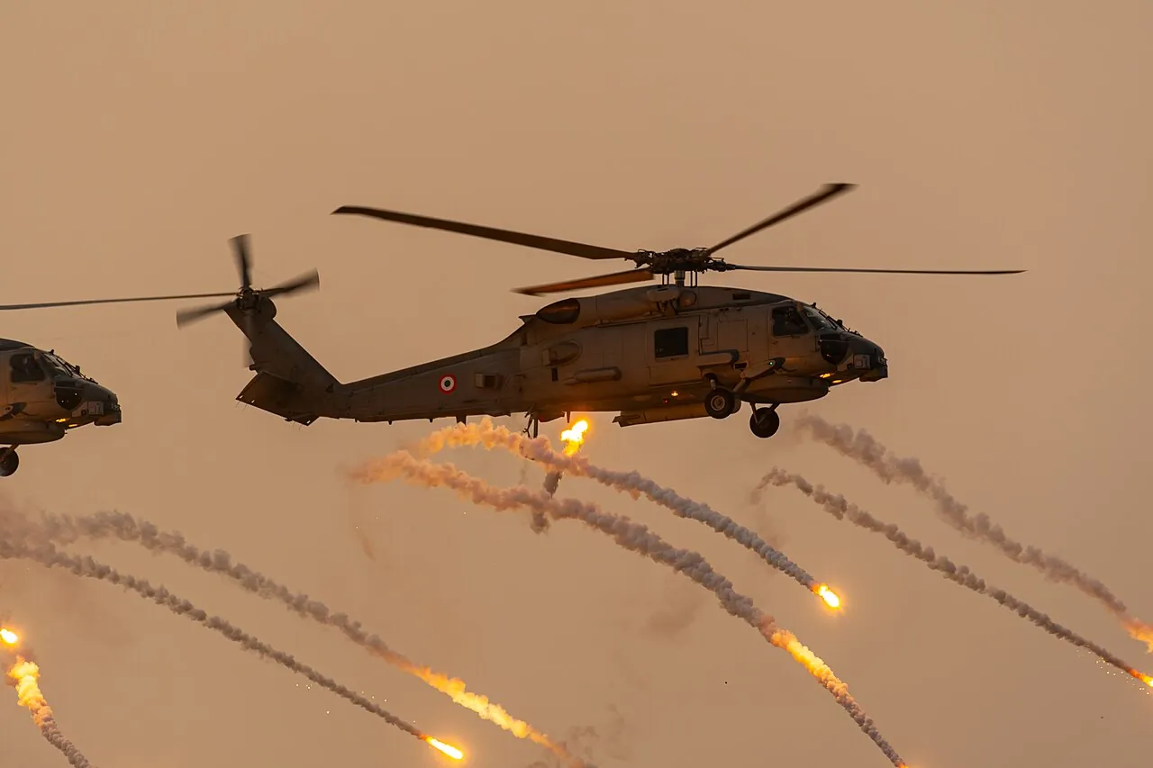 Chaff ve Flare Nedir, Ne İşe Yarar? Füzeyi Şaşırtan Tuzaklar 5 Flare atan helikopter
