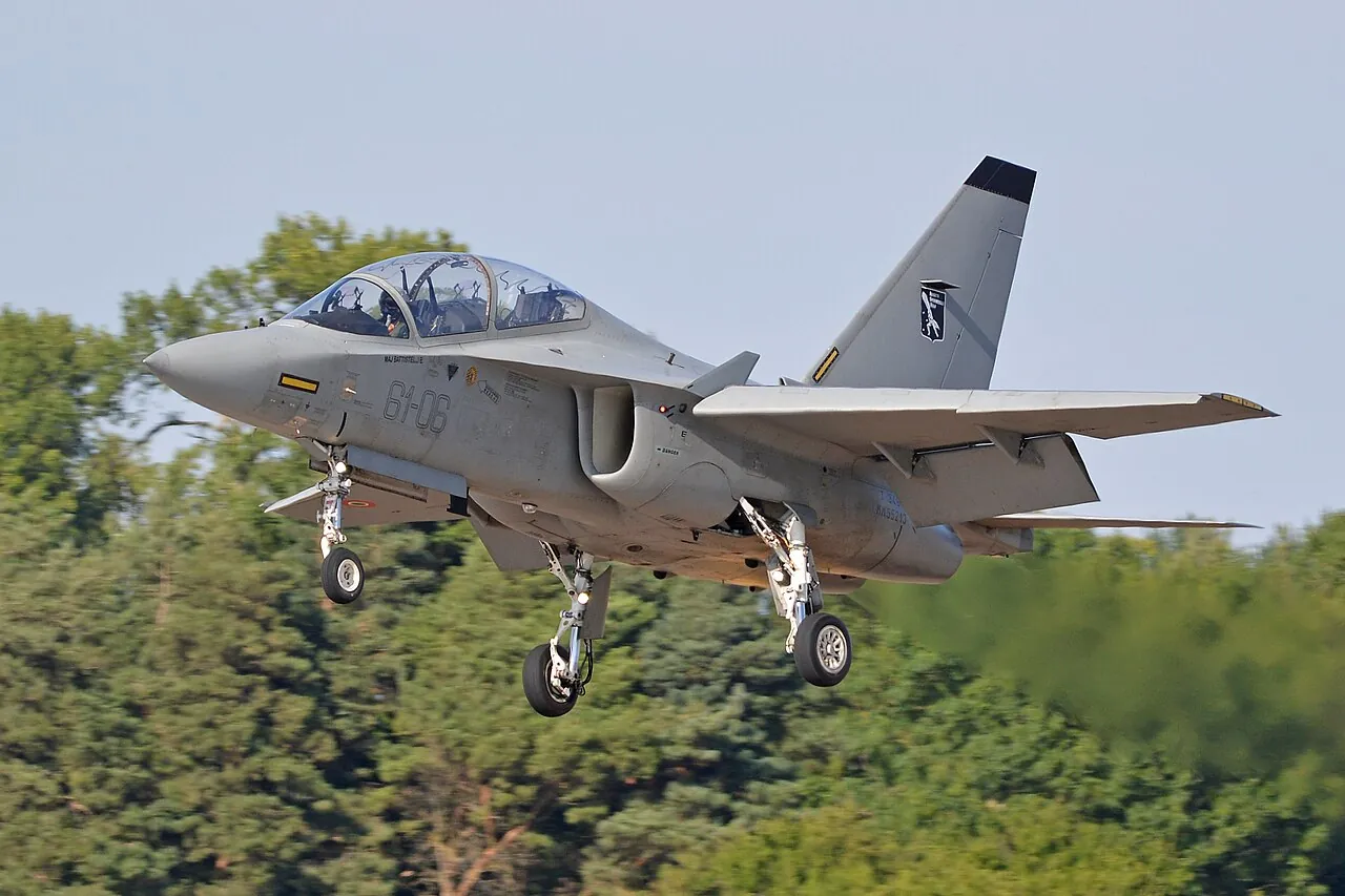 Kızılelma ile M-346 İlk Kez Birlikte Uçtu: Baykar–Leonardo K-SWARM Canlı Denemeleri Başladı 3 Leonardo M-346 / T-346A eğitim-muharebe uçağı