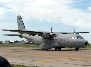 CN-235: El Veterano Hispano-Indonesio que Sigue Sirviendo en la Selva Colombiana y la Patagonia Chilena