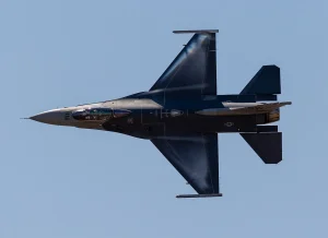 F-16 ile F-35 Nasıl Ayırt Edilir? Nesiller Arası Savaş Uçağı Farkı