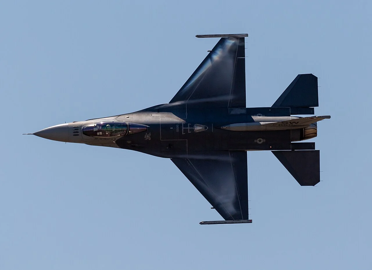 F-16 ile F-35 Nasıl Ayırt Edilir? Nesiller Arası Savaş Uçağı Farkı