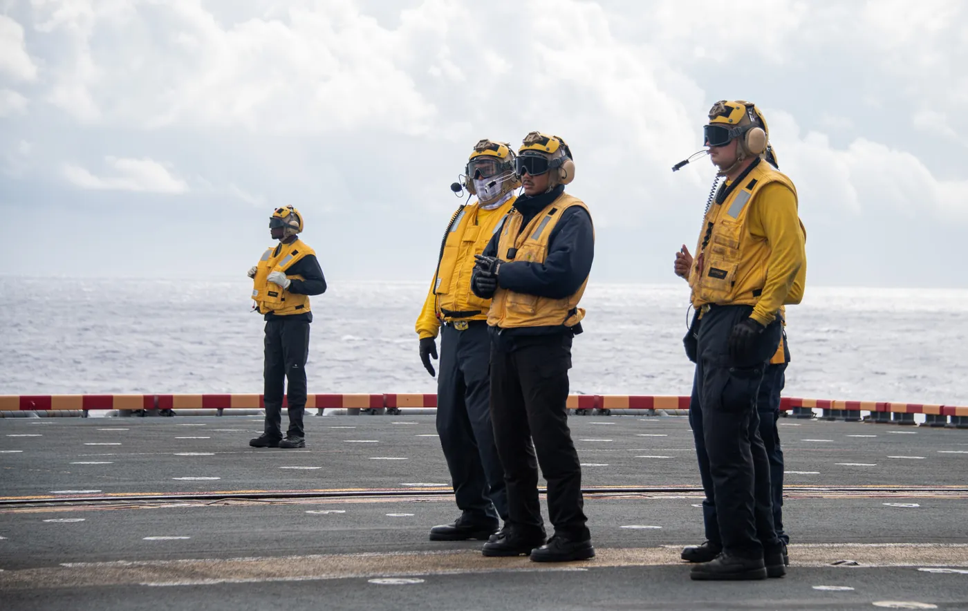 America class (LHA-6) — Public domain