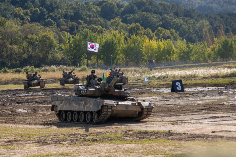 Polonya, Güney Kore ile 6,5 Milyar Dolarlık Yeni Anlaşma Kapsamında İlk K2 Black Panther Tanklarını Teslim Aldı