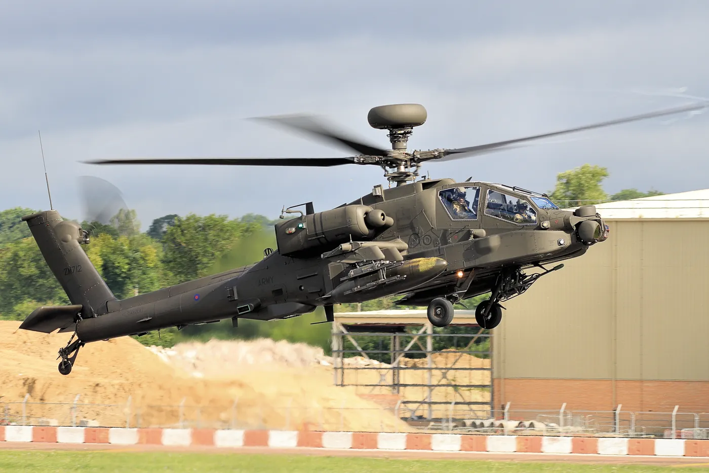 AH-64E Apache Guardian — CC BY-SA 2.0