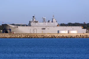 Navantia ile L&T, Hindistan’ın 4 Gemilik Amfibi Hücum Gemisi Teklifi İçin El Sıkıştı
