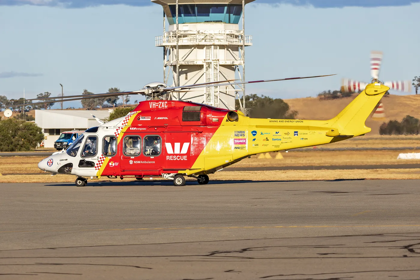 AW139 helikopteri uçuş halinde