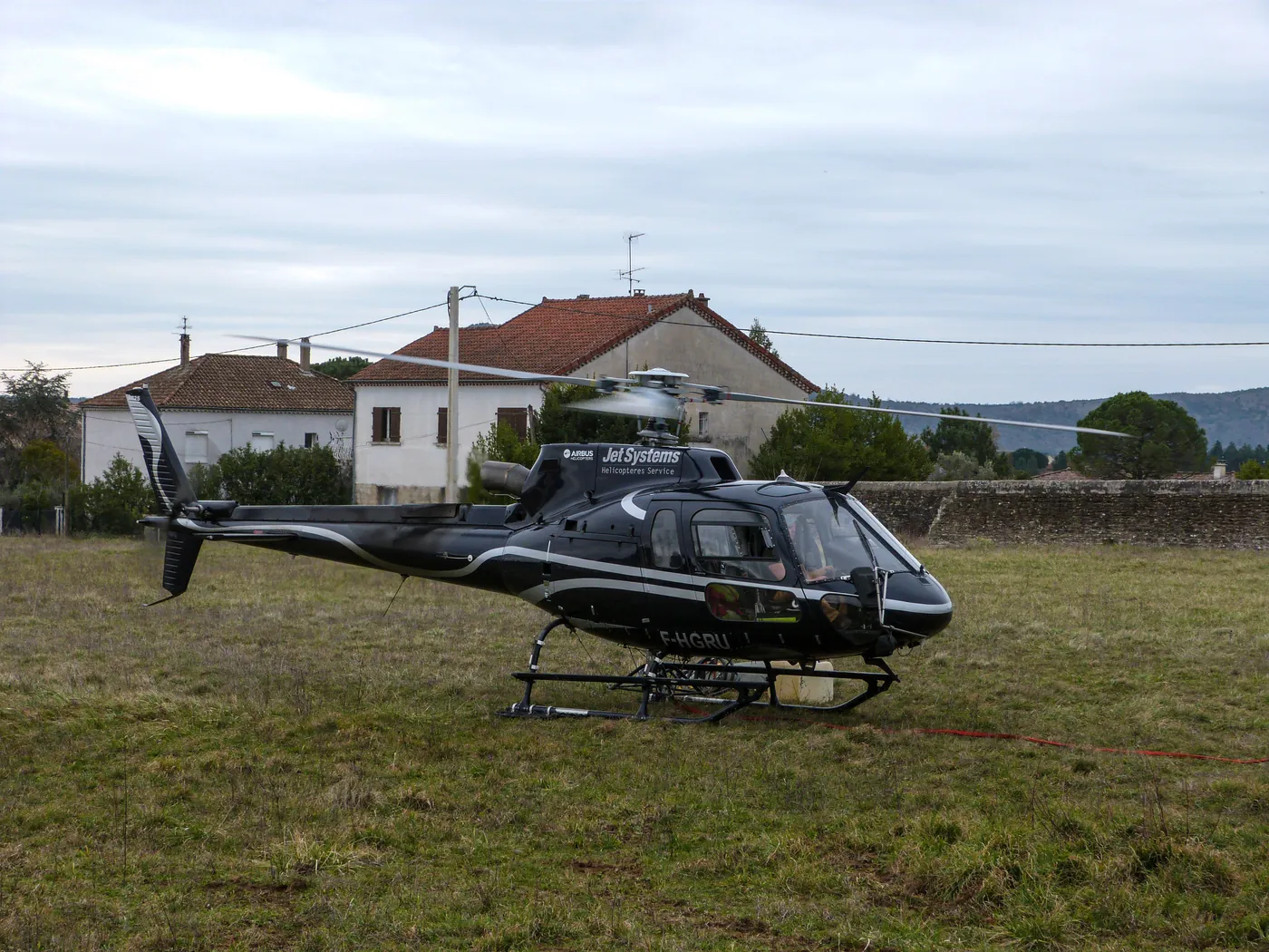 The 7 Best Helicopters for Mountain and High-Altitude Operations in 2026 8 Airbus H125 (AS350 B3e) — CC BY-SA 4.0