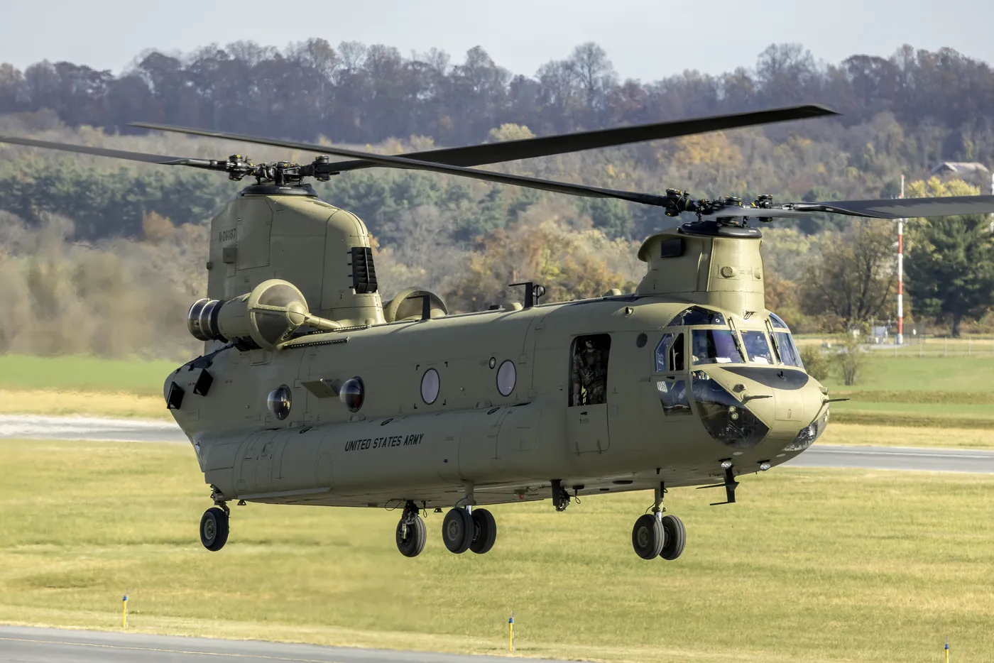The 7 Best Helicopters for Mountain and High-Altitude Operations in 2026 6 Boeing CH-47F Chinook — CC BY-SA 4.0