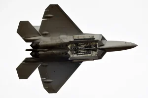 لوكهيد مارتن تسرّع إنتاج صاروخ AIM-260 JATM باتفاق إطاري أميركي جديد