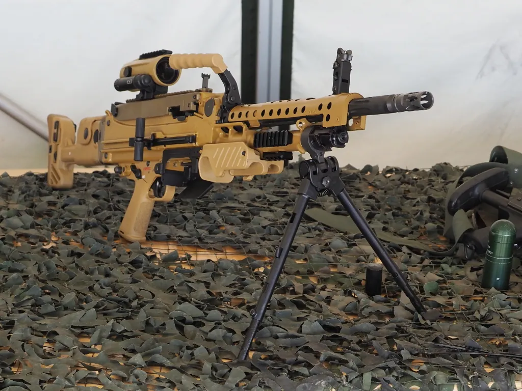 أفضل 8 رشاشات في 2026: ترتيب أقوى الرشاشات متعددة الأغراض في الخدمة 8 Heckler & Koch MG5 — CC BY-SA 3.0