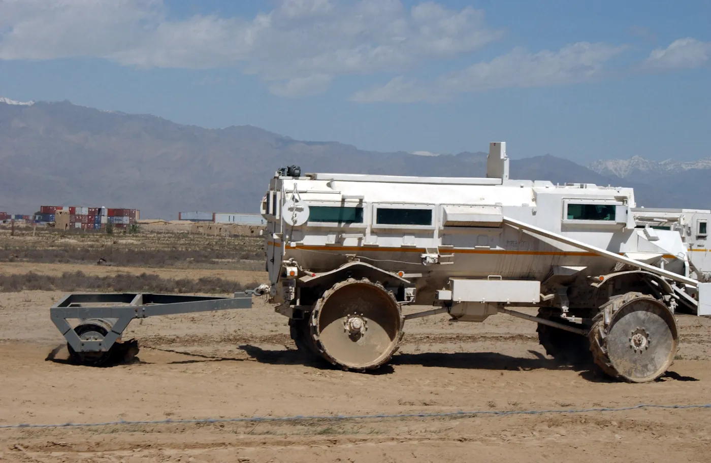 Dünyanın En İyi 10 MRAP Aracı (2026): Mayına Dayanıklı Pusu Korumalı Zırhlılar Sıralaması 16 Casspir — Public domain