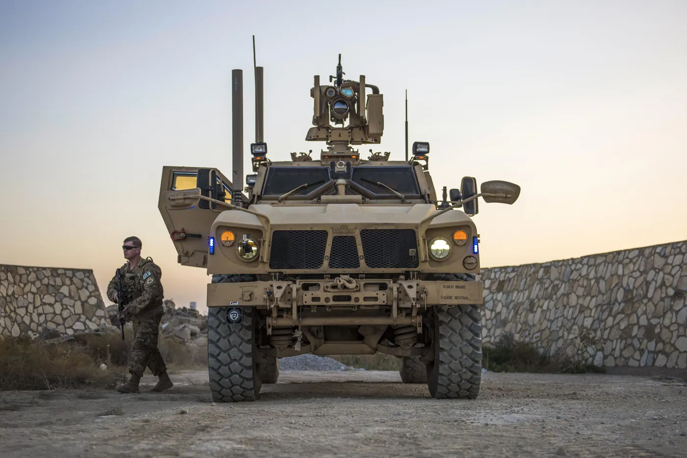 Dünyanın En İyi 10 MRAP Aracı (2026): Mayına Dayanıklı Pusu Korumalı Zırhlılar Sıralaması 10 Oshkosh M-ATV — Public domain