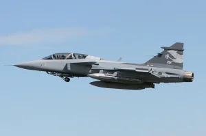 JAS 39 Gripen E/F: Sweden’s Cost-Effective 4.5-Gen Fighter — Specs, Operators and the Colombia Deal Explained