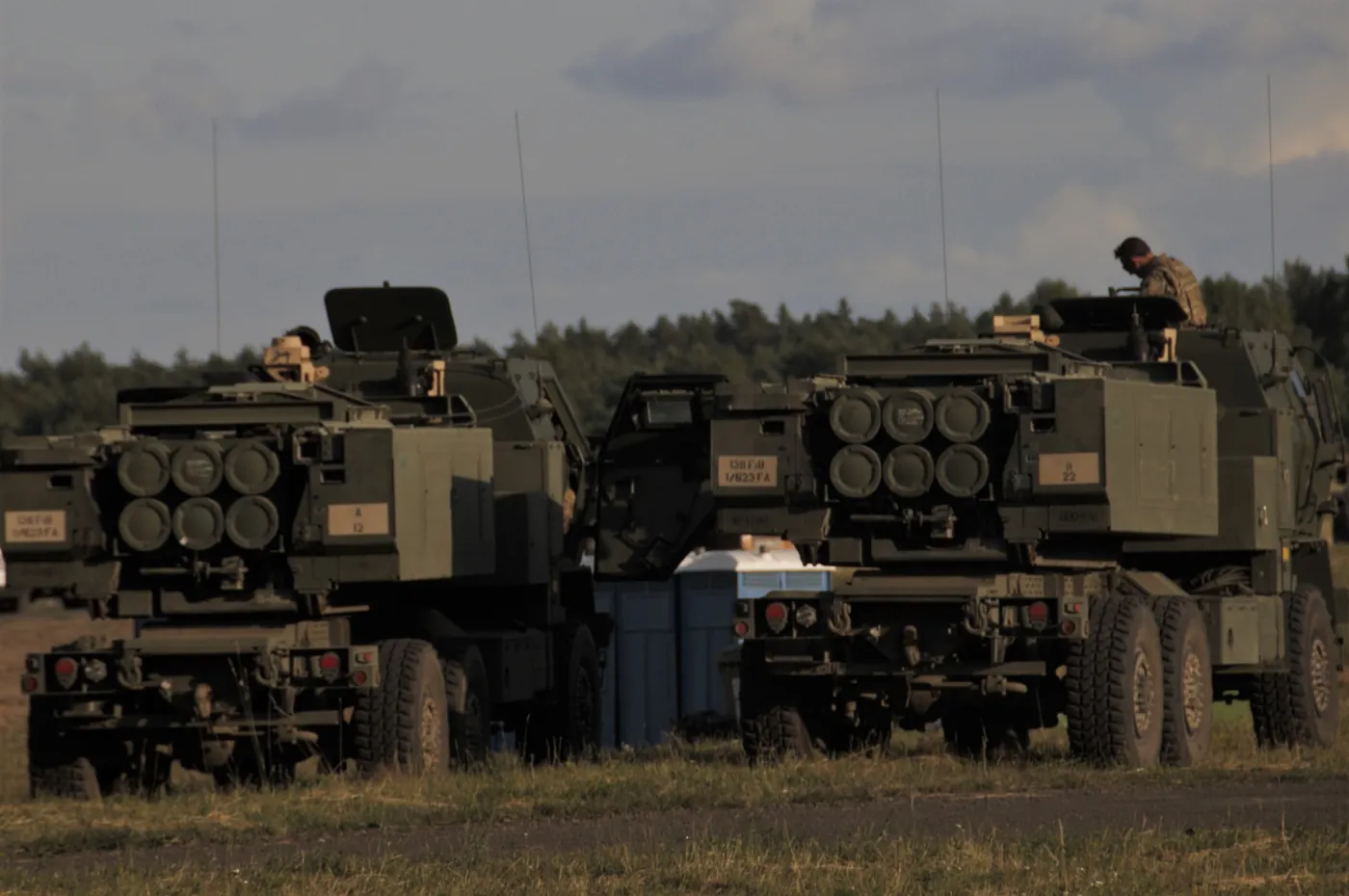 HIMARS at the moment of firing. Source: Wikimedia Commons (public domain).