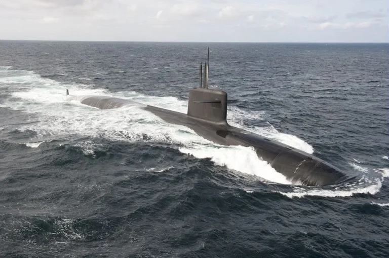 Le Triomphant SSBN: Fransa’nın Sualtı Nükleer Kalesi ve NATO’nun Kolektif Caydırıcılık Mimarisindeki Yeri