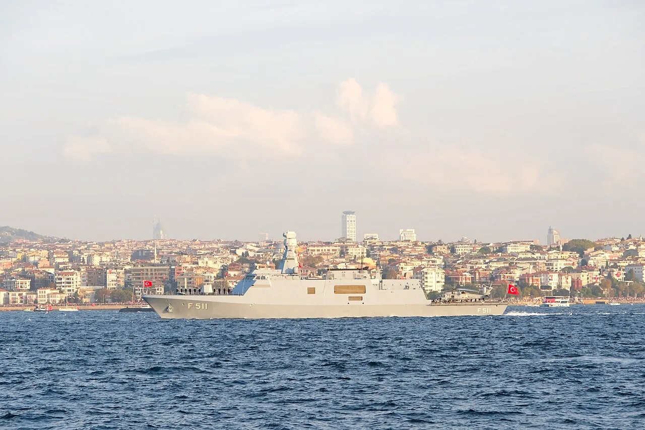 Ada sınıfı korvet TCG Heybeliada F-511 İstanbul Boğazı’nda