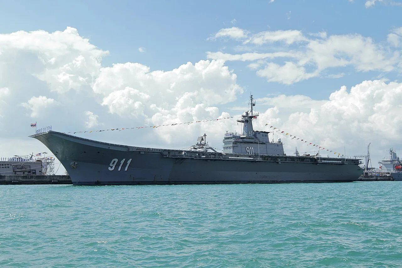 Asya'nın En Güçlü 10 Donanması (2026): Çin Zirvede — Hindistan, Güney Kore, Japonya 14 Tayland Donanması uçak gemisi HTMS Chakri Naruebet