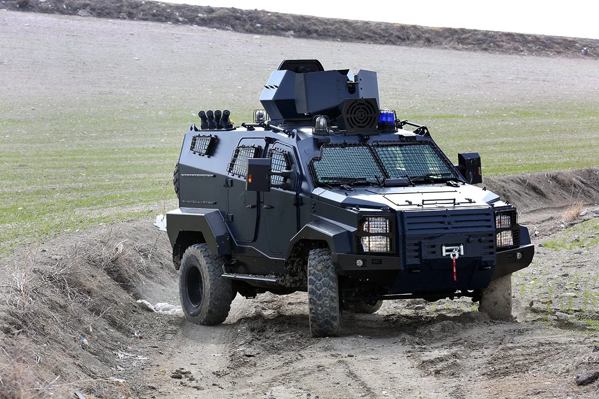 Nurol Makina Ilgaz 4x4 beş kapılı yapı hızlı iniş