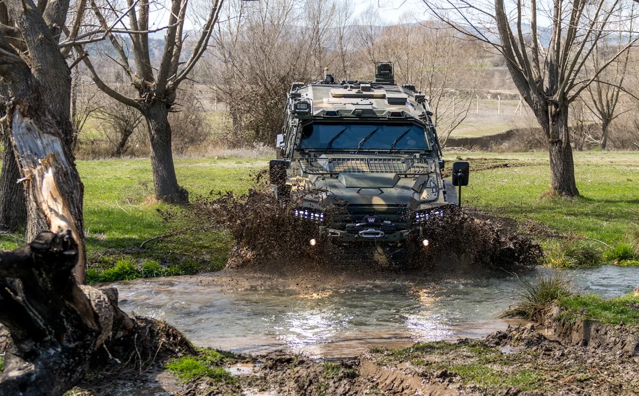 Nurol Makina Yörük 4x4 yan görünüm V gövde