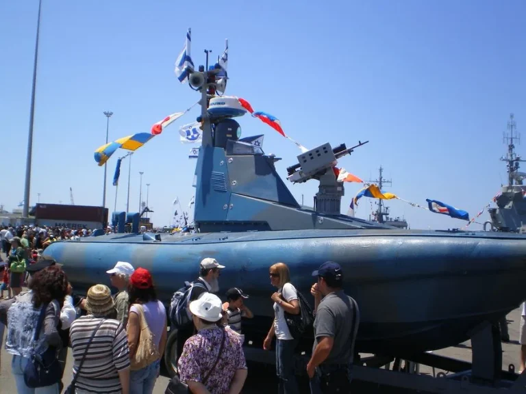 İnsansız geminin üstünden hipersonik atış: Saronic-Castelion Pasifik’in yeni mimari taşını koyuyor