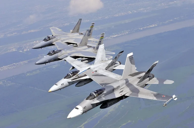 Radar İkaz Alıcısı (RWR) Nedir, Pilotu Nasıl Korur?