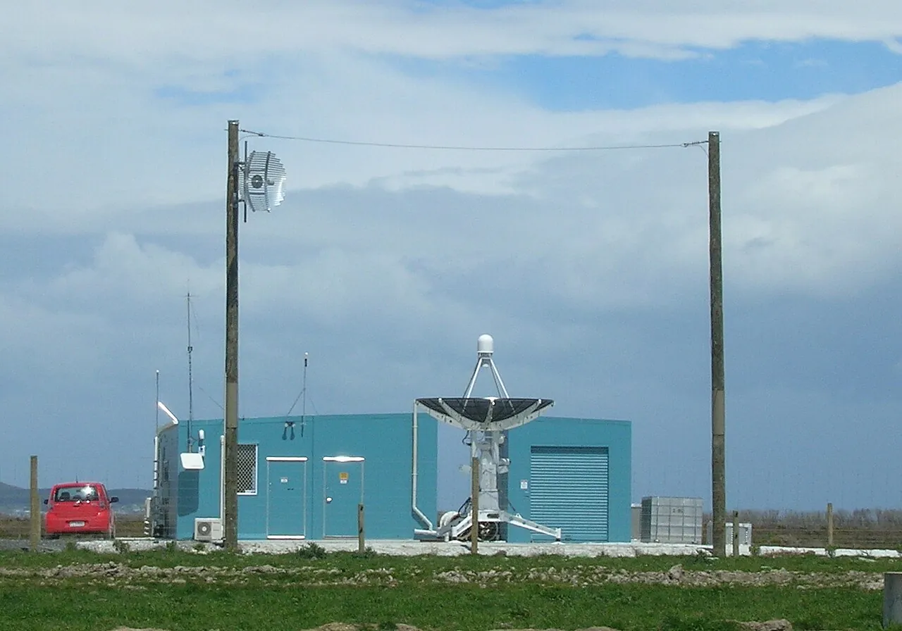 SIGINT, ELINT ve COMINT Nedir? Sinyal İstihbaratı Rehberi 5 Dinleme istasyonu anteni