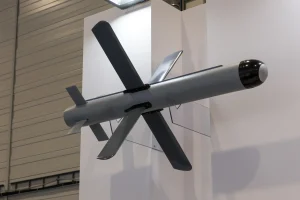 Spike NLOS: 32 km Non-Line-of-Sight Guided Missile — Technical Analysis and Turkish UMTAS Comparison