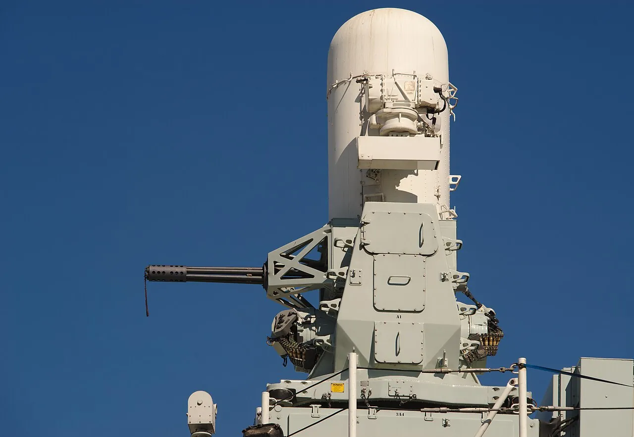 Yakın Hava Savunma Sistemi (CIWS) Nedir, Nasıl Çalışır?