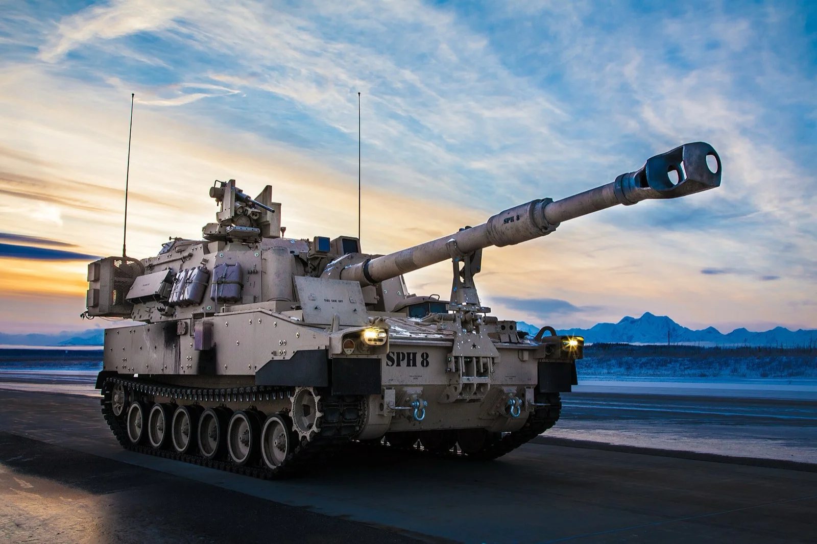 M109A7 Paladin kundağı motorlu obüs arazide