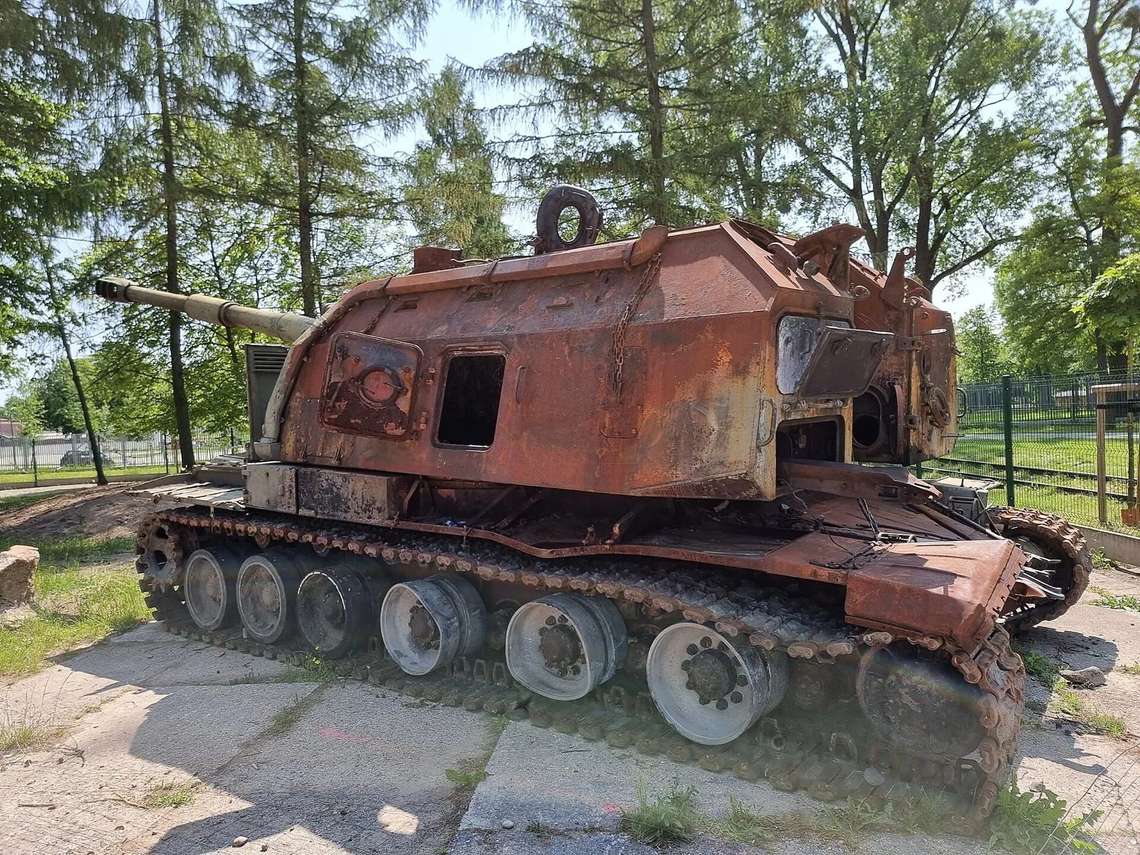 2S19 Msta-S kundağı motorlu obüs