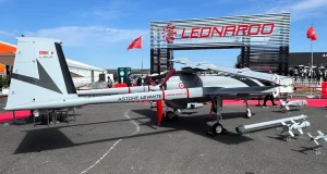 La empresa conjunta Leonardo-Baykar, LBA Systems, presenta el Astore Levante en Farnborough