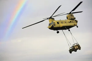 Boeing prepara el primer CH-47F Chinook Block II para el Reino Unido
