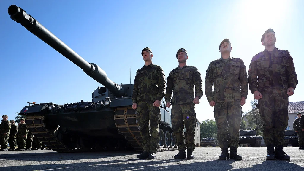 Çekya Ordusu Son Leopard 2A4’ü Teslim Aldı, T-72 Devri Kapandı