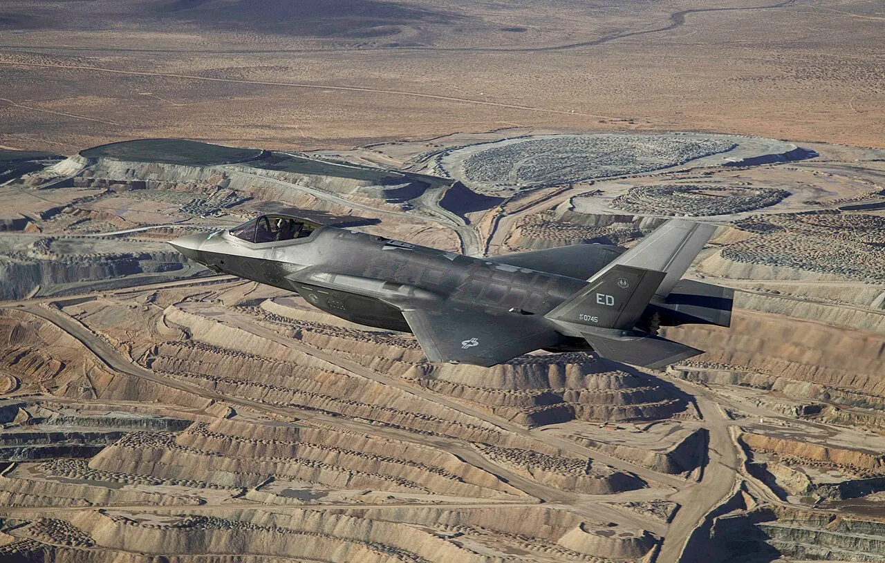 Kongsberg'e 4,7 Milyar Kronluk JSM Gemisavar Füze Siparişi 3 F-35A Lightning II. JSM, F-35'in iç silah yuvasına sığacak şekilde tasarlandı. Temsili görsel. (Foto: Wikimedia Commons, Public domain)