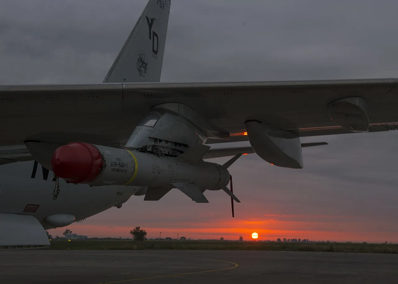 AGM-84 Harpoon gemisavar füzesi. P-8 Poseidon, bu füzeyle 100+ km mesafeden yüzey hedeflerini vurabiliyor. Temsili görsel. (Foto: Wikimedia Commons)