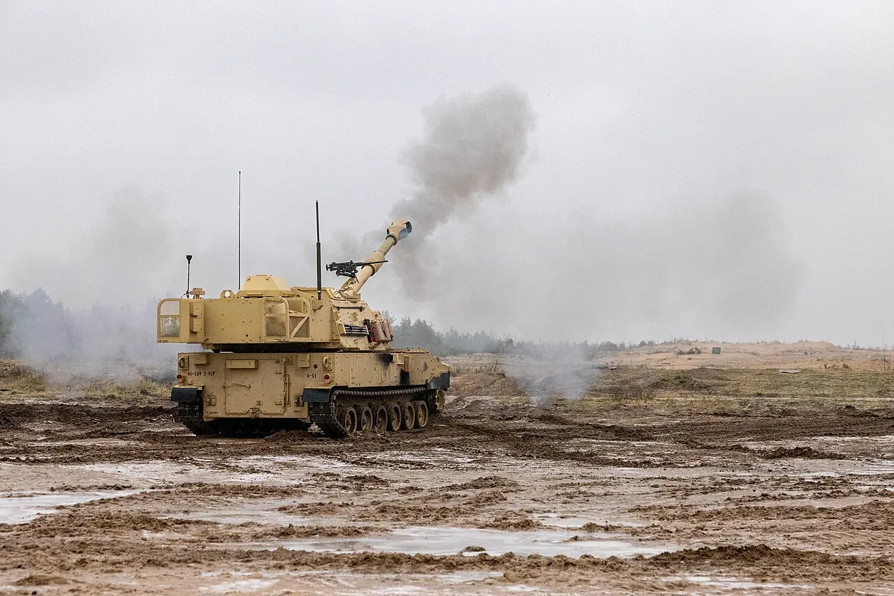A self-propelled howitzer (representative). Modern artillery is defined by speed, automation and accuracy. Representative image. (Photo: Wikimedia Commons, Public domain)