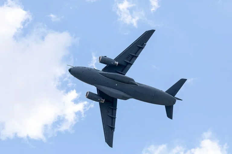 إمبراير تسجّل أقوى ربع في 16 عامًا: KC-390 وA-29 محرّكان
