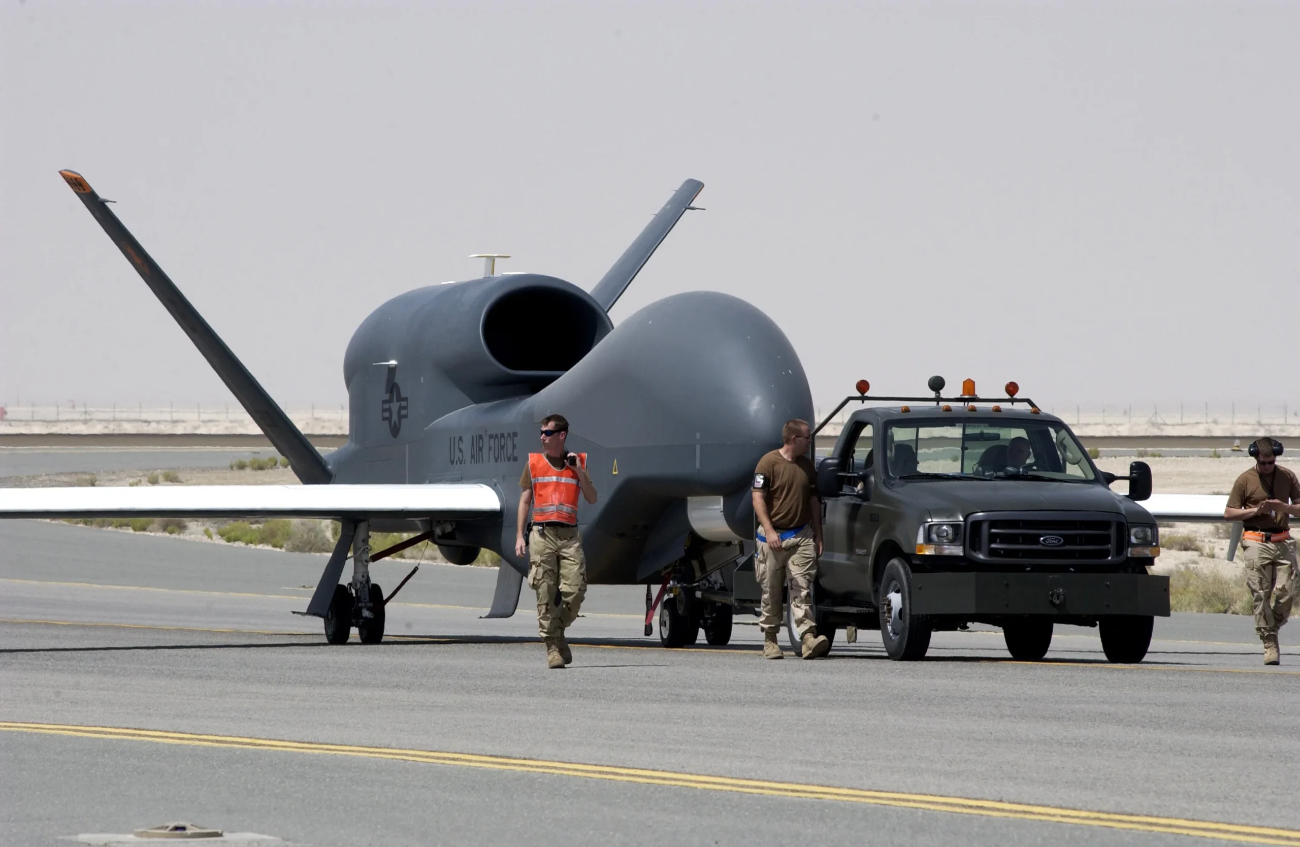 Northrop Grumman RQ-4 Global Hawk İHA
