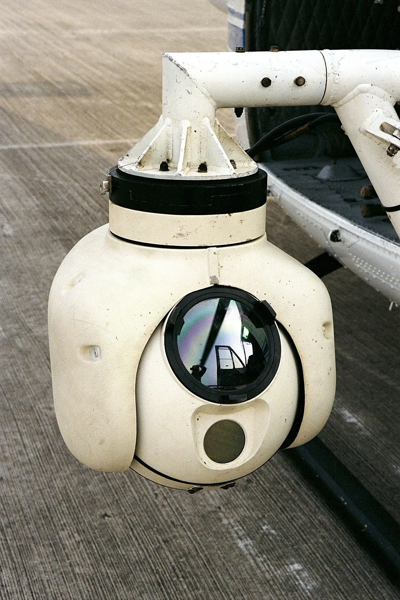 Camara infrarroja FLIR utilizada para deteccion termica militar