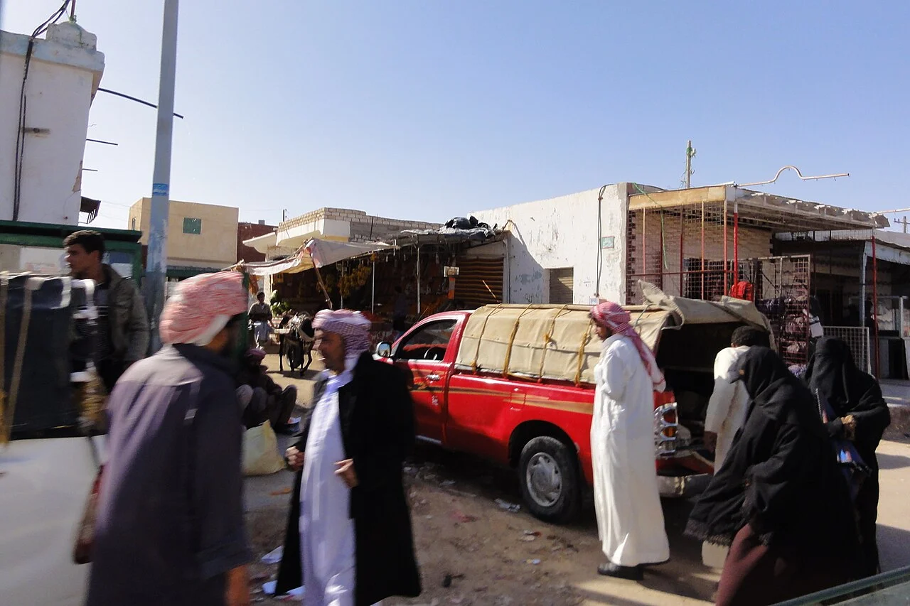 Libya Ulusal Ordusu, Türk şirketiyle entegre kara sınır güvenliği sistemi için sözleşme imzaladı 3 Sallum'daki Libya-Mısır sınır kapısı; yeni sistem bu tür kara sınırlarının izlenmesini hedefliyor (temsili).