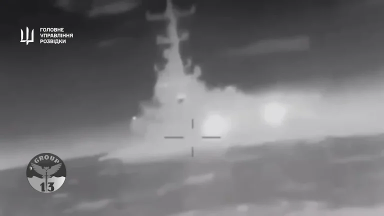 البحرية الأمريكية تمنح نورثروب غرومان 1.2 مليار دولار لإنتاج ثلاث طائرات E-2D Advanced Hawkeye