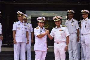Hindistan, İkinci Mahe Sınıfı Denizaltı Savunma Gemisi INS Malvan’ı Hizmete Aldı